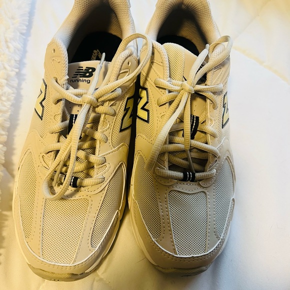 New Balance 530 Athletic Shoe - Moonbeam / Sea Salt size 7.5 never worn - Picture 3 of 6